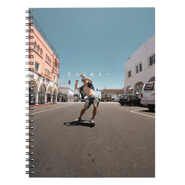 Caderno Espiral Homem jogando skate (Frente)