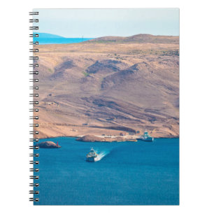 Caderno Espiral Ilha do deserto de Pag Stone e vista do porto de f