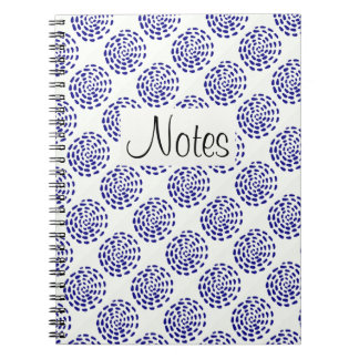 Caderno Espiral Indigo - padrão circular azul-escuro em branco