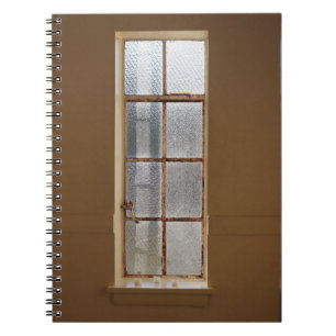 CADERNO ESPIRAL JANELA DE 8 PAINÉIS DE VIDRO LIMPO FECHADO