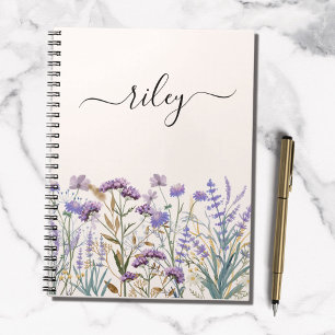 Caderno Espiral Jardim de Flores Silvestres Roxas Monogramadas em