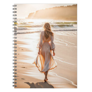 Caderno Espiral Jovens caminhando na praia