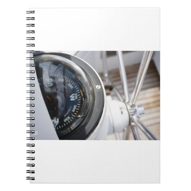 Caderno Espiral Kompas dat de richting geeft aan een avontuur.  (Frente)