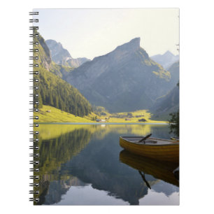 Caderno Espiral Lago alpino de montanha na Suiça