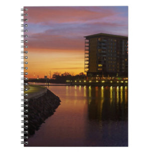 Caderno Espiral Lagoa de Recreio e apartamentos no pôr do sol