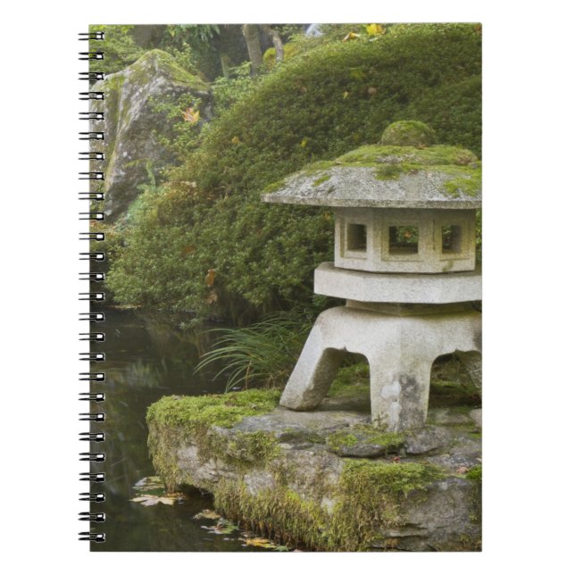 Caderno Espiral Lanterna de pedra e quedas celestes (Frente)