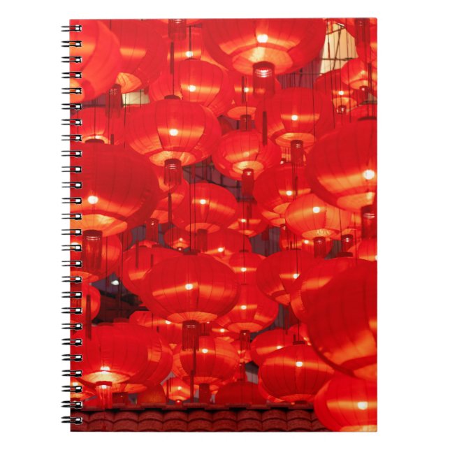 Caderno Espiral Lanternas vermelhas tradicionais decoradas para os (Frente)