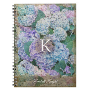 Caderno Espiral Lavanda Azul-Chic Hydrangea Monograma Floral Nome
