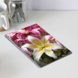 Caderno Espiral Lilias Orientais Rosa e Branco Floral