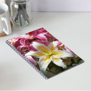 Caderno Espiral Lilias Orientais Rosa e Branco Floral