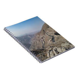 CADERNO ESPIRAL LINDA PAISAGEM DE MONTANHA.