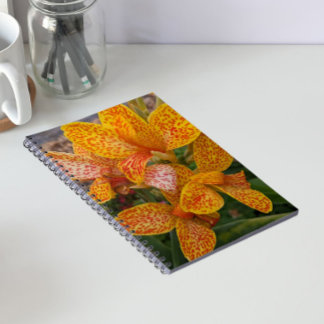 Caderno Espiral Lírio de Cana Amarela com Flores Vermelhas Pontilh