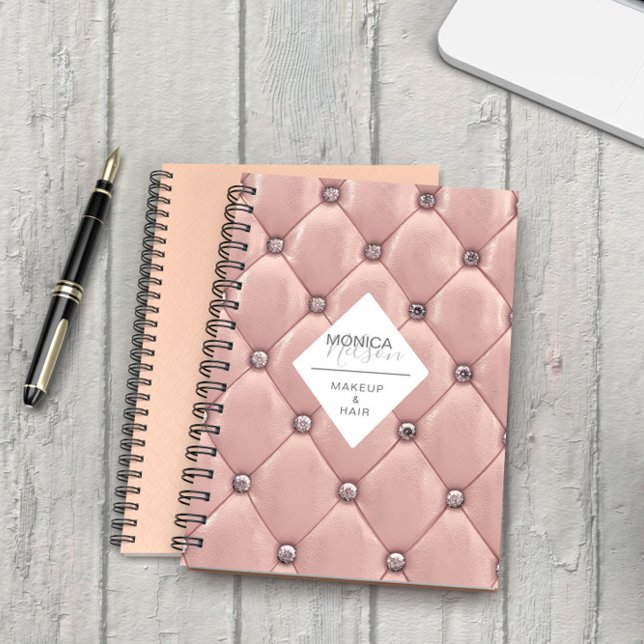 Caderno Espiral Luxuoso Monograma Rebordado em Dourado Rosa (Criador carregado)