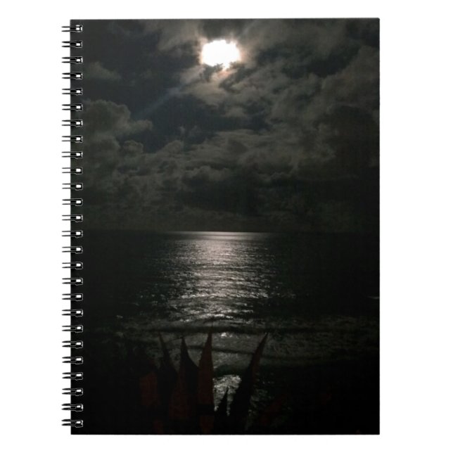 Caderno Espiral Luz de lua cintilante que reflete no oceano (Frente)