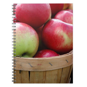 Caderno Espiral Maçãs frescas no mercado de agricultores