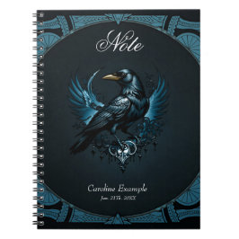Caderno Espiral Majestosa raven negra sentada sobre um ornamentado