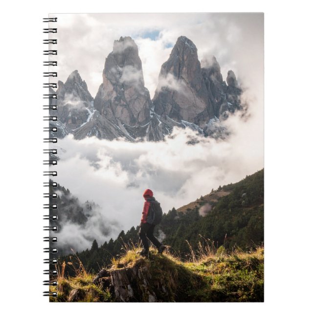Caderno Espiral man on misty mountains (Frente)