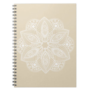 Caderno Espiral Mandala branca exótica em fundo bege