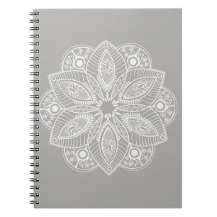 Caderno Espiral Mandala branca exótica no fundo da Cinza