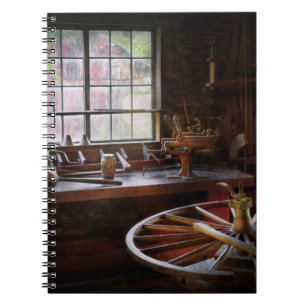 Caderno Espiral Marceneiro - A oficina do fabricante de rodas