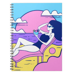 Caderno Espiral menina toma sol na praia com um coquetel em han