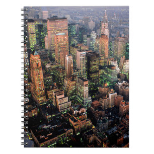 Caderno Espiral Midtown à noite em Nova Iorque - EUA. Bem-vindo a
