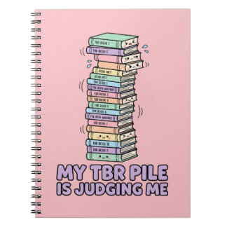 Caderno Espiral Minha Pilha de Leituras Pendentes Está Me Julgando