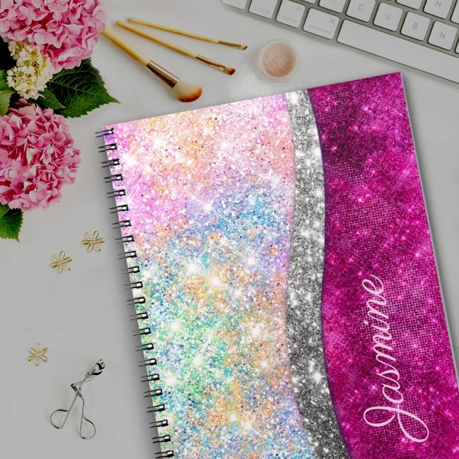 Caderno Espiral Monograma branco, iridescente, cor-de-rosa, com br (Criador carregado)