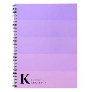 Caderno Espiral Monograma Clássico de Lavanda Lilática Roxo Modern