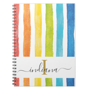 Caderno Espiral Monograma de Letra Cursiva com Listras de Arco-íri
