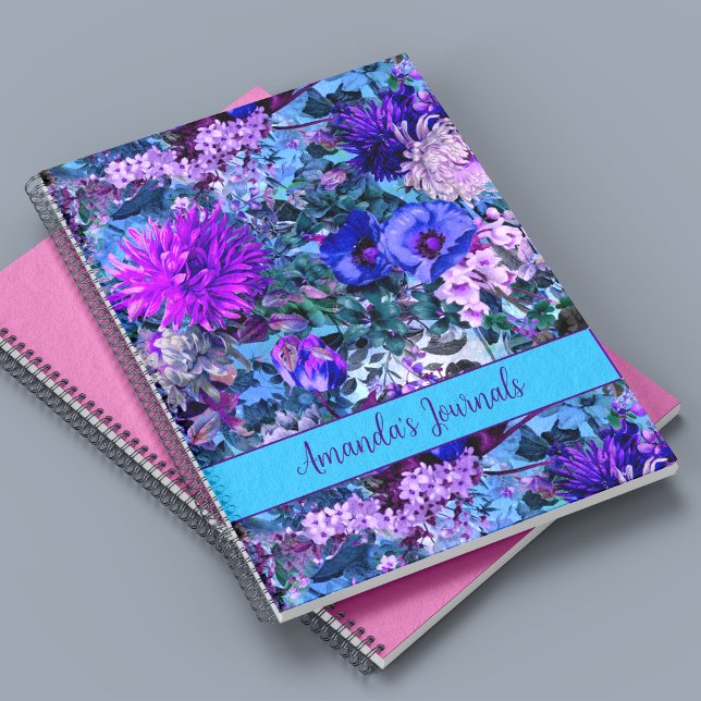 Caderno Espiral Monograma de padrão floral de púrpuras azuis Elega (Criador carregado)