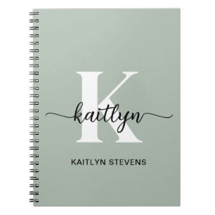 Caderno Espiral Monograma de Script Verde Sage