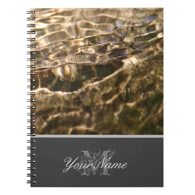 Caderno Espiral Monograma personalizável com água cristalina! (Frente)