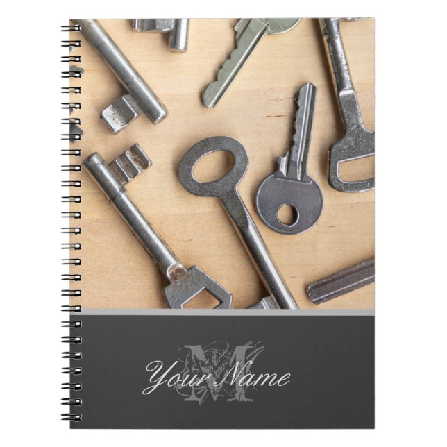 Caderno Espiral Monograma personalizável com chaves diferentes! (Frente)