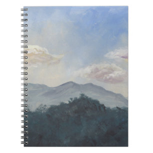Caderno Espiral Montanhas Azuis de Gouache: Cena Natural Vibrante