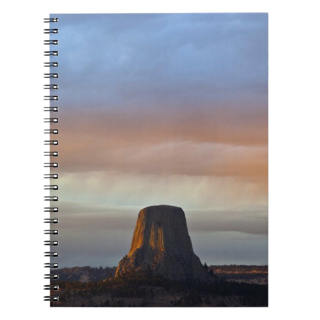 Caderno Espiral Monumento Nacional Devils Tower, Tempestade ao Pôr (Frente)