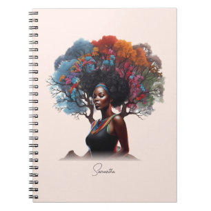 Caderno Espiral Mulher afro-americana com cabelo estragado em árvo