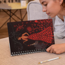 Mulher no Monograma de Vestido Vermelho