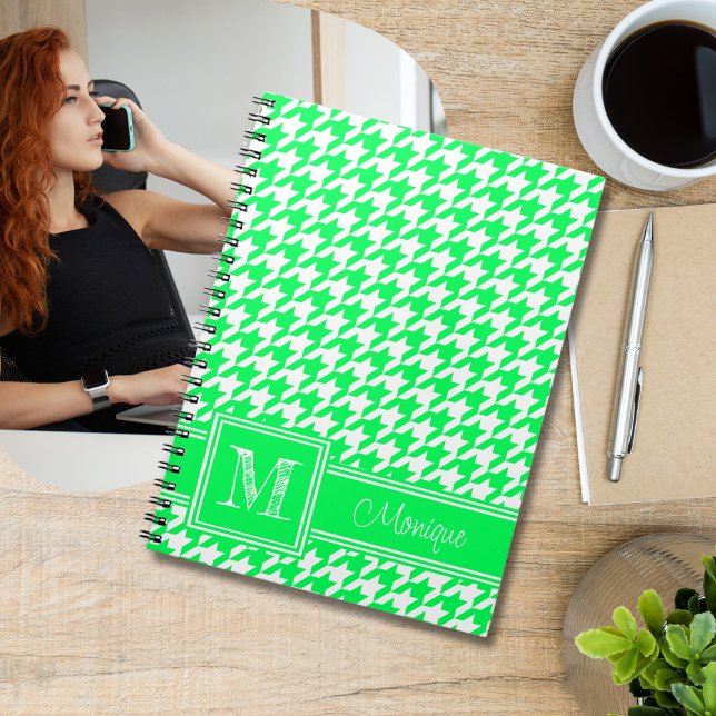 Caderno Espiral Neon Green White Houndstooth | Monograma Moderno (Criador carregado)
