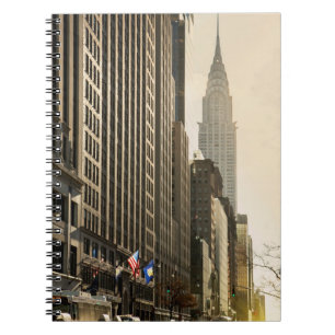 Caderno Espiral New York, rua de E 42 e construção de Chrysler
