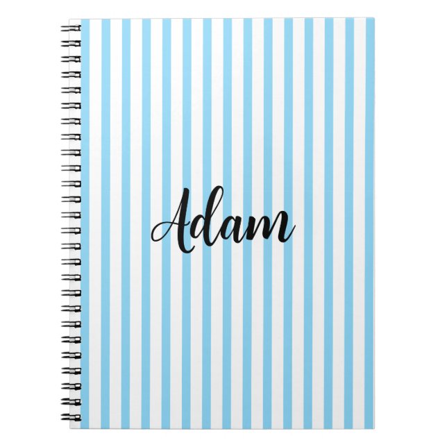 Caderno Espiral Nome com Listra Azul e Branco Personalizado (Frente)