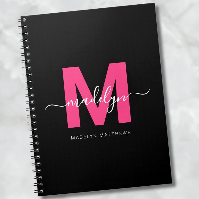 Caderno Espiral Nome de Monograma Inicial Rosa Quente Feminino (Girly Black Hot Pink Initial Monogram Name notebook)