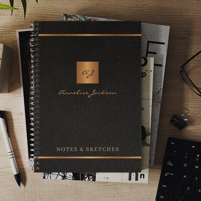 Caderno Espiral Nome de script elegante monograma preto personaliz (Criador carregado)