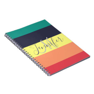 Caderno Espiral Nome do Monograma da faixa de cor do arco-íris pri