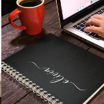 Caderno Espiral Nome do Monograma Girly de Script Moderno Branco N<br><div class="desc">Planejador de Notebook Espiral de Nome Simples de Script Preto e Branco. Isto faz o doce e perfeito aniversário de 16 anos,  casamento,  chá de panela,  aniversário,  chá de fraldas ou festa de solteira presente para alguém que ama luxo de luxo e estilos quíticos.</div>