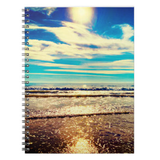 Caderno Espiral Notebook à luz solar à beira do mar