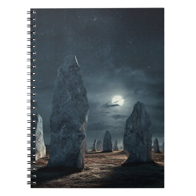 Caderno Espiral Notebook com pedras de pé antigas iluminadas (Frente)