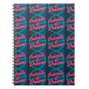 Caderno Espiral Notebook com símbolo de neon Cocktails e Dreams