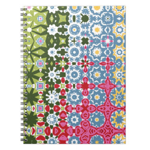Caderno Espiral Notebook espiral com padrão geométrico colorido