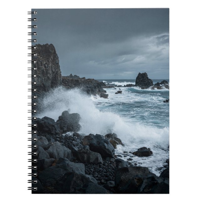 Caderno Espiral Notebook Stormy Ocean Waves Rocky Coast (Frente)